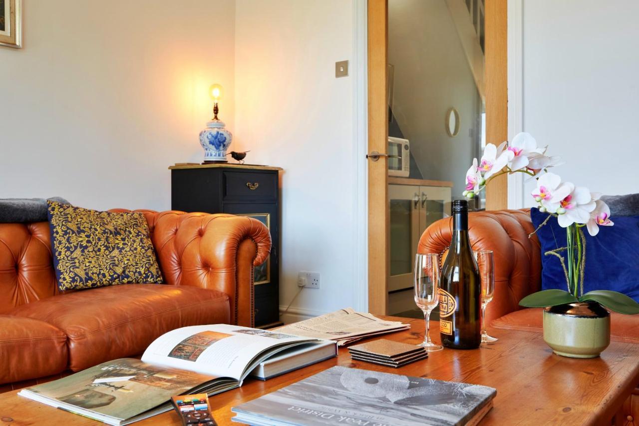 Finest Retreats - Peak View Villa Two Dales ภายนอก รูปภาพ