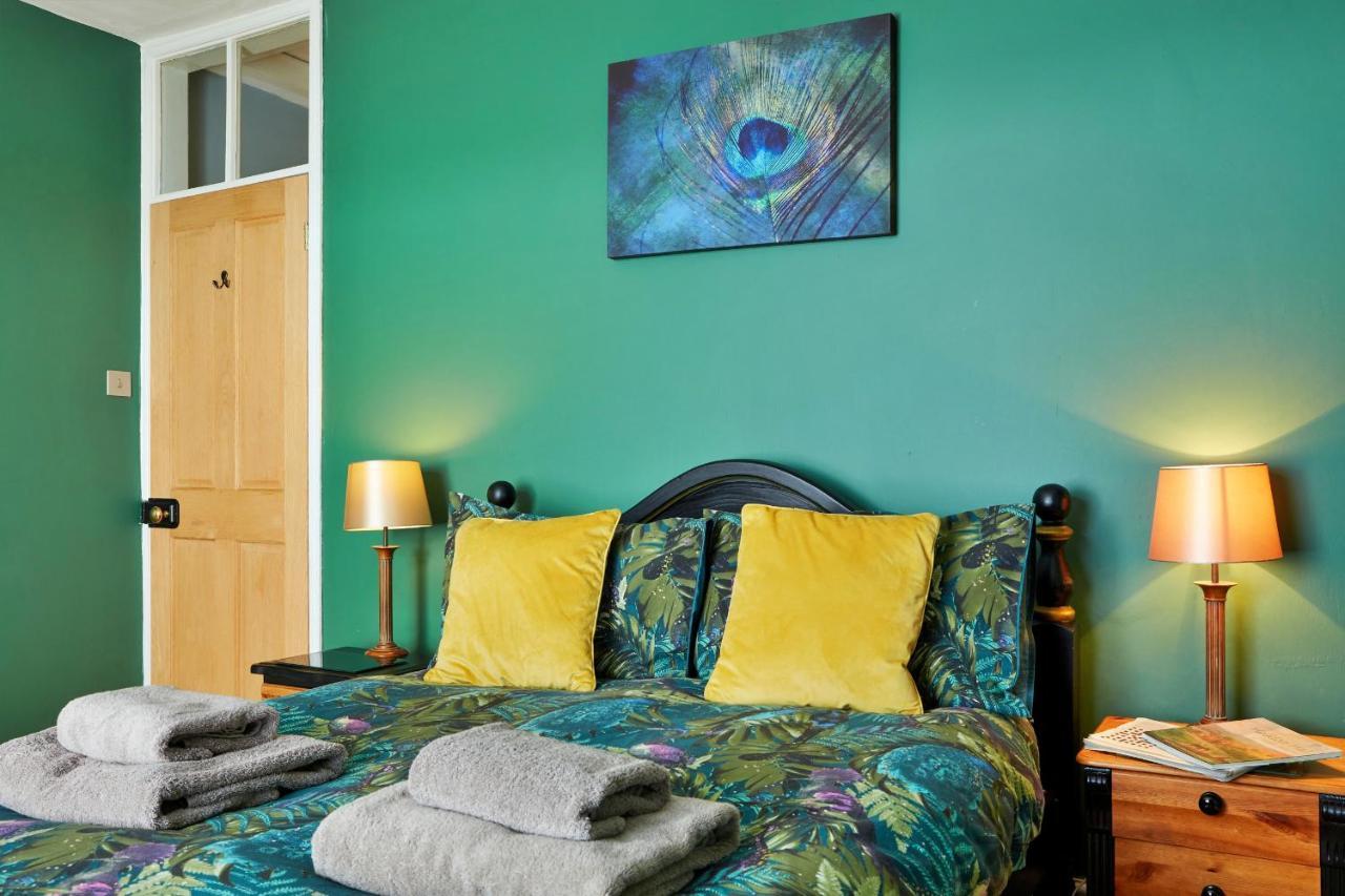 Finest Retreats - Peak View Villa Two Dales ภายนอก รูปภาพ